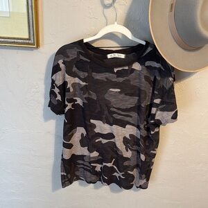 We The Free, Camo Short Sleeve Tee, size medium. Black, grey, white